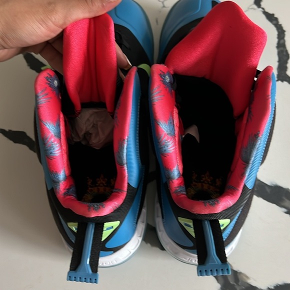 LeBron 19 Basketball Shoe. Nike ID BRAND NEW MENS LEBRON NIKES
